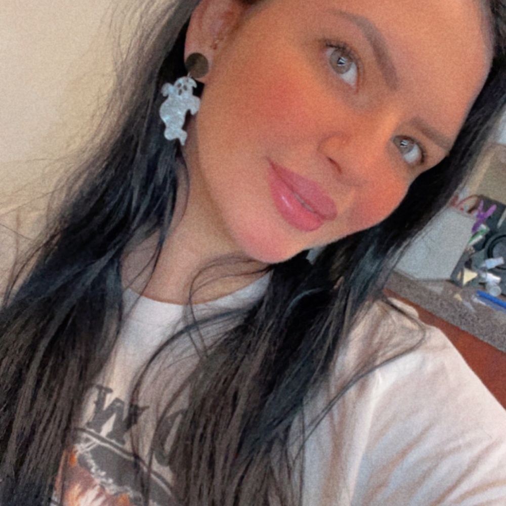 Meet your Posher, Carlie